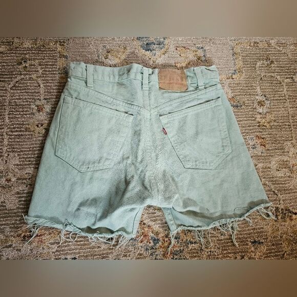 Vintage Levis Cut Off Shorts, Sz 34 With 5" Inseam. Excellent Condition - Picture 1 of 6